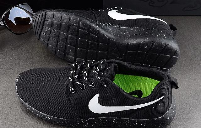 NIKE ROSHE RUN кроссовки Киев НОВЫЕ космос free oreo (=23,5-24 см)