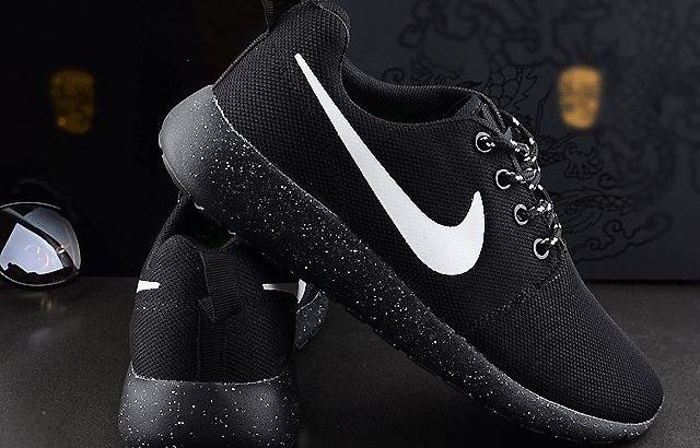 NIKE ROSHE RUN кроссовки Киев НОВЫЕ космос free oreo (=23,5-24 см)