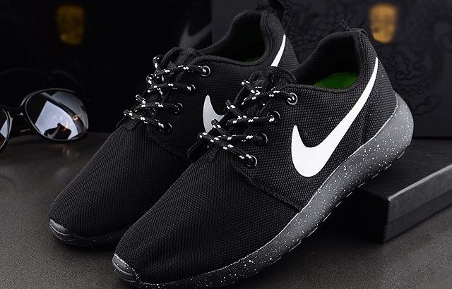 NIKE ROSHE RUN кроссовки Киев НОВЫЕ космос free oreo (=23,5-24 см)