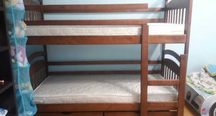 Двухъярусная кровать Иринка с ящиками и матрасами.