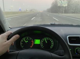 Перегін авто професійними водіями в Україні.