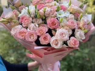 Купити букети троянд у Запоріжжі — тільки у крамниці квітів Flowers Story