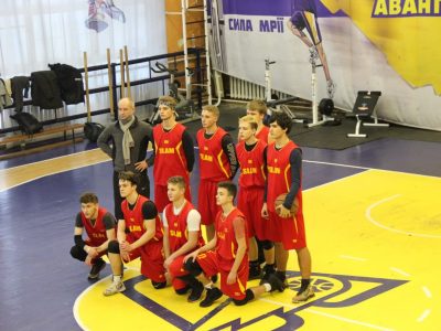 Секція баскетболу у Києві проводить набір в групи різного віку