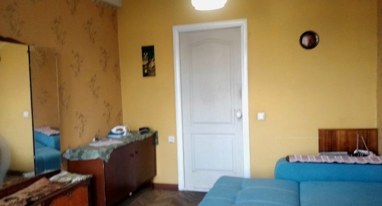 Кімната з балконом від господаря Нивки