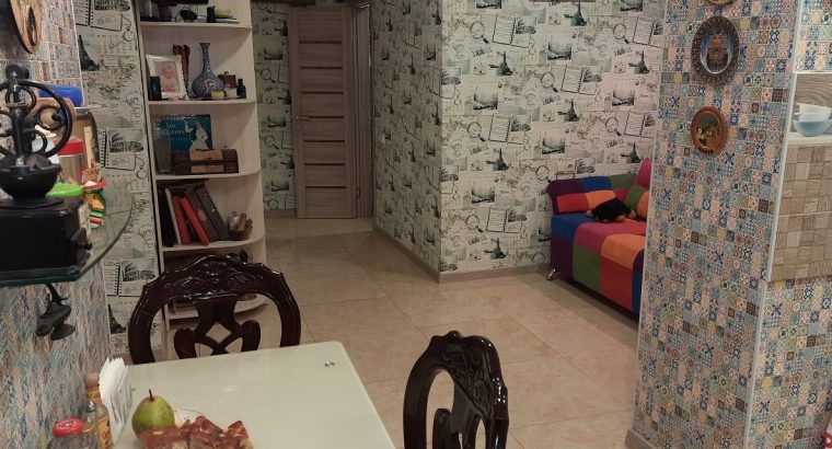 Комфортная, тёплая 2 (+1) квартира с персональным входом.