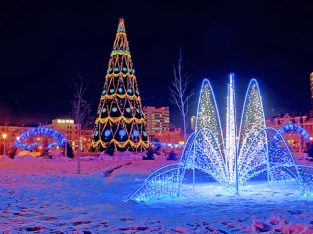 Новорічна ілюмінація, прикрасити гірляндами!