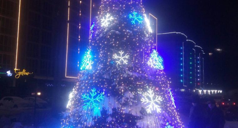 Новорічна ілюмінація, прикрасити гірляндами!