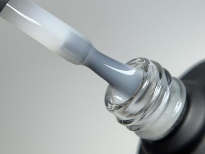 Трендовий Фініш: Молочний Топ для нігтів Izzy Milk Top 10мл (Камуфлюючий)