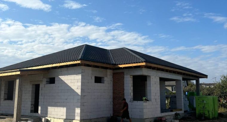 Будівництво будинків — від фундамента до даху