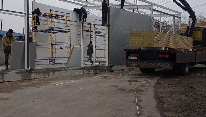 Монтаж сендвіч-панелей, металоконструкцій, профлист