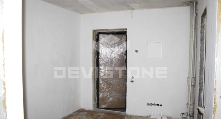 Продаж 3х Оболонь Мінська чистова під ремонт