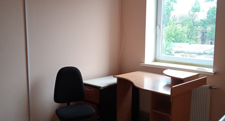 Здається в оренду офісні приміщення 15-100 кв. м., Кривий Ріг, р-н Автовокзал