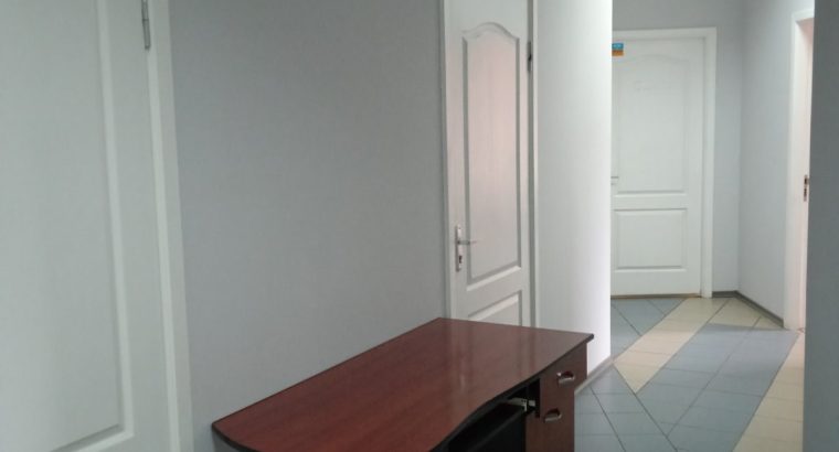 Здається в оренду офісні приміщення 15-100 кв. м., Кривий Ріг, р-н Автовокзал